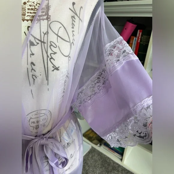 Shannon Lee NWOT Vintage Lavender Lace Sexy Cover Up Vintage size Large - Picture 3 of 10